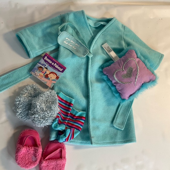 American Girl Doll mixed Clothes Lot no tag on robe ? - Picture 1 of 1